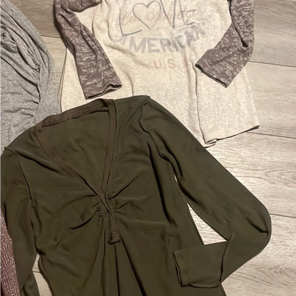 Long sleeve medium bundle. - Picture 4 of 4